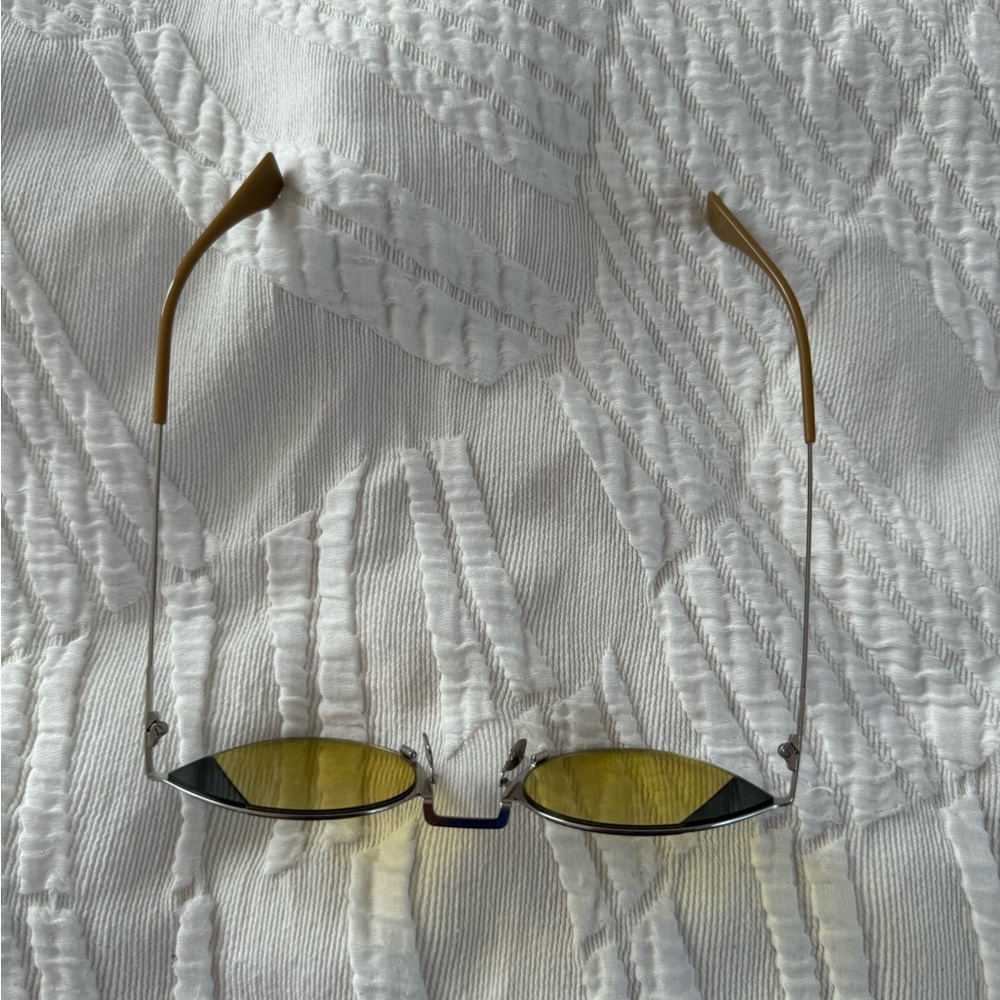 Fendi bi-color cat eye sunglasses - Picture 7 of 8
